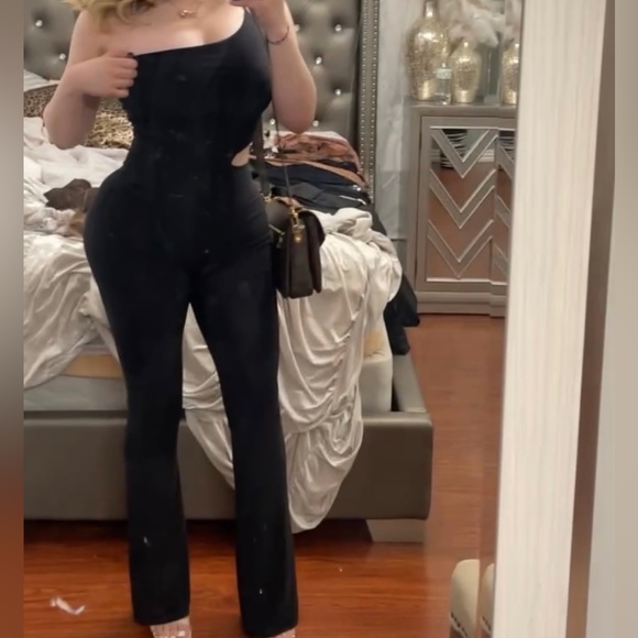 Black jumpsuit - Picture 4 of 6